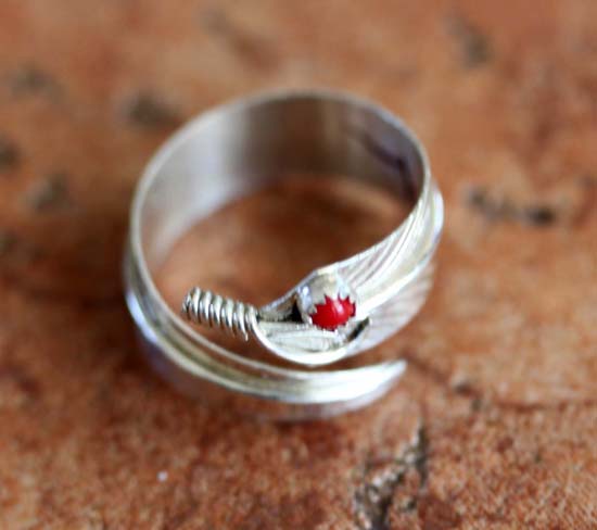 Navajo Silver Coral Feather Ring Size 6_9