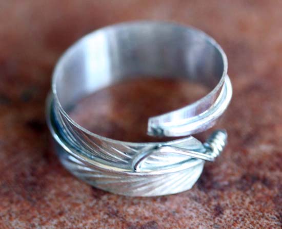 Navajo Silver Feather Ring Size 6_9